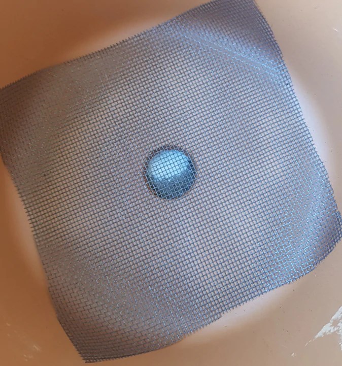 Terracotta pot drainage